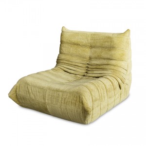 Sofa: B001