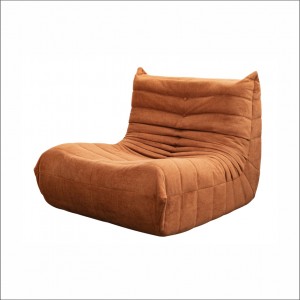 Sofa: B001