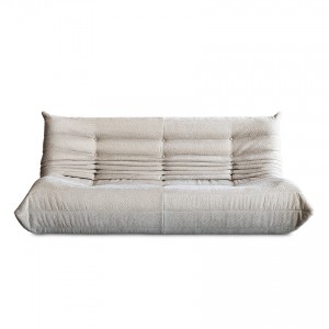 Sofa: B001