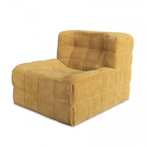 Sofa: B002